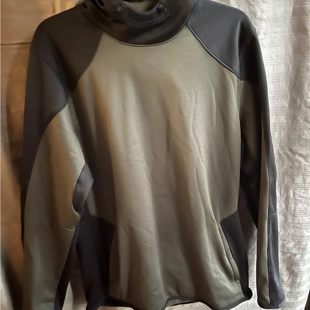 EUC Under Armour - Hoodie - Mens L - Gray Black Pullover Jacket zip pockets